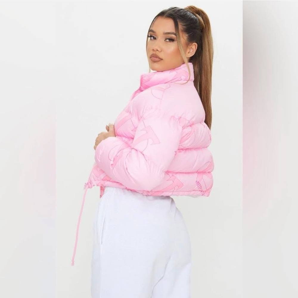 PRETTYLITTLETHING Pink Tonal Logo Cropped Puffer - Picture 2 of 4